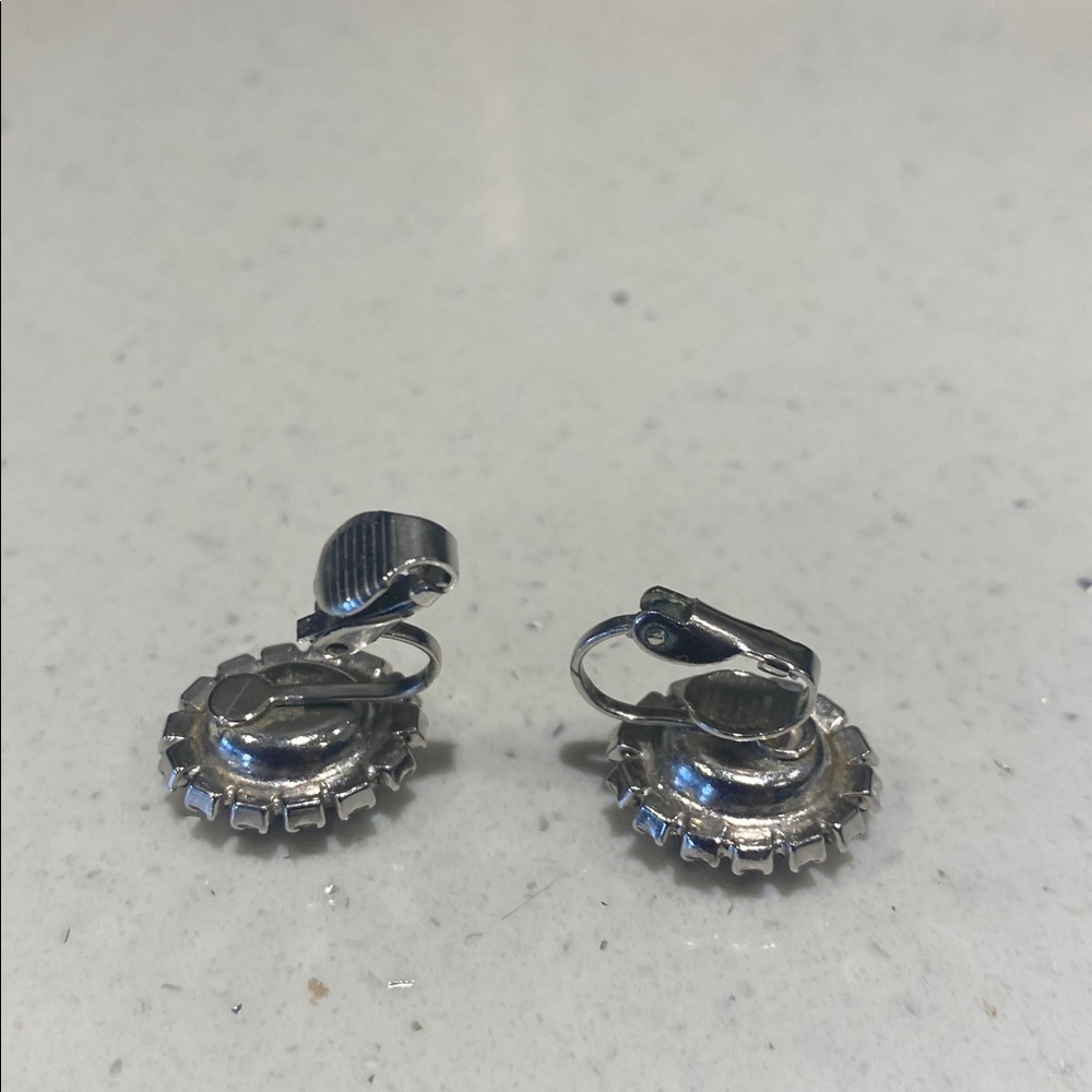 Elegant Silver And Purple Crystal stone Clip On Earrings - Picture 5 of 6